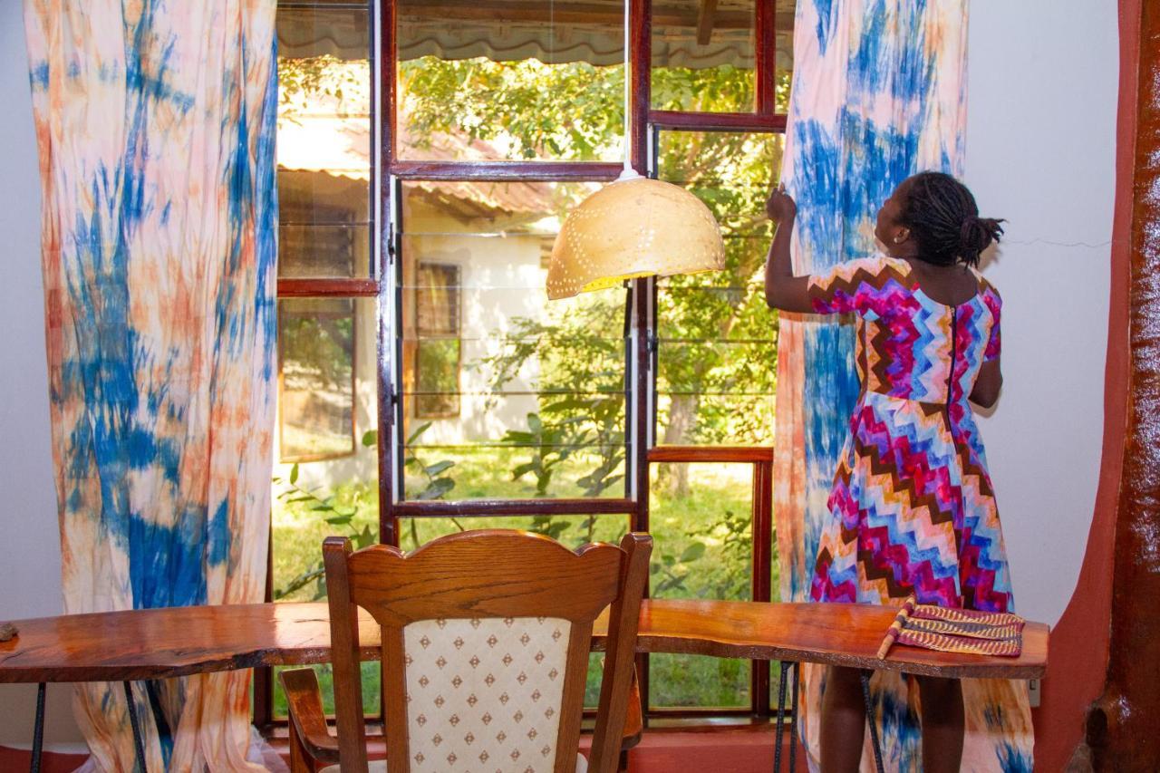 Mama Africa Art Residence & Art Center Gambia Tanji Buitenkant foto