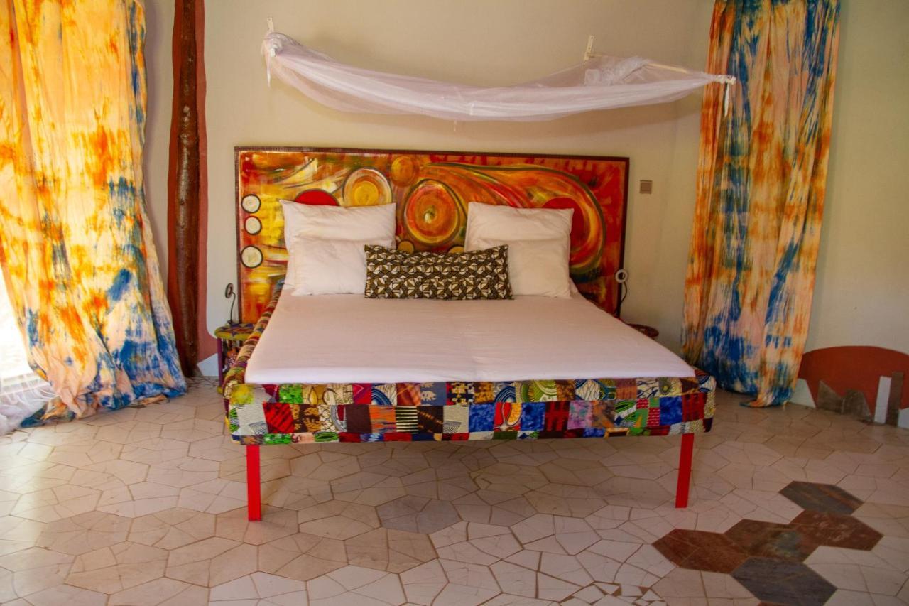 Mama Africa Art Residence & Art Center Gambia Tanji Buitenkant foto