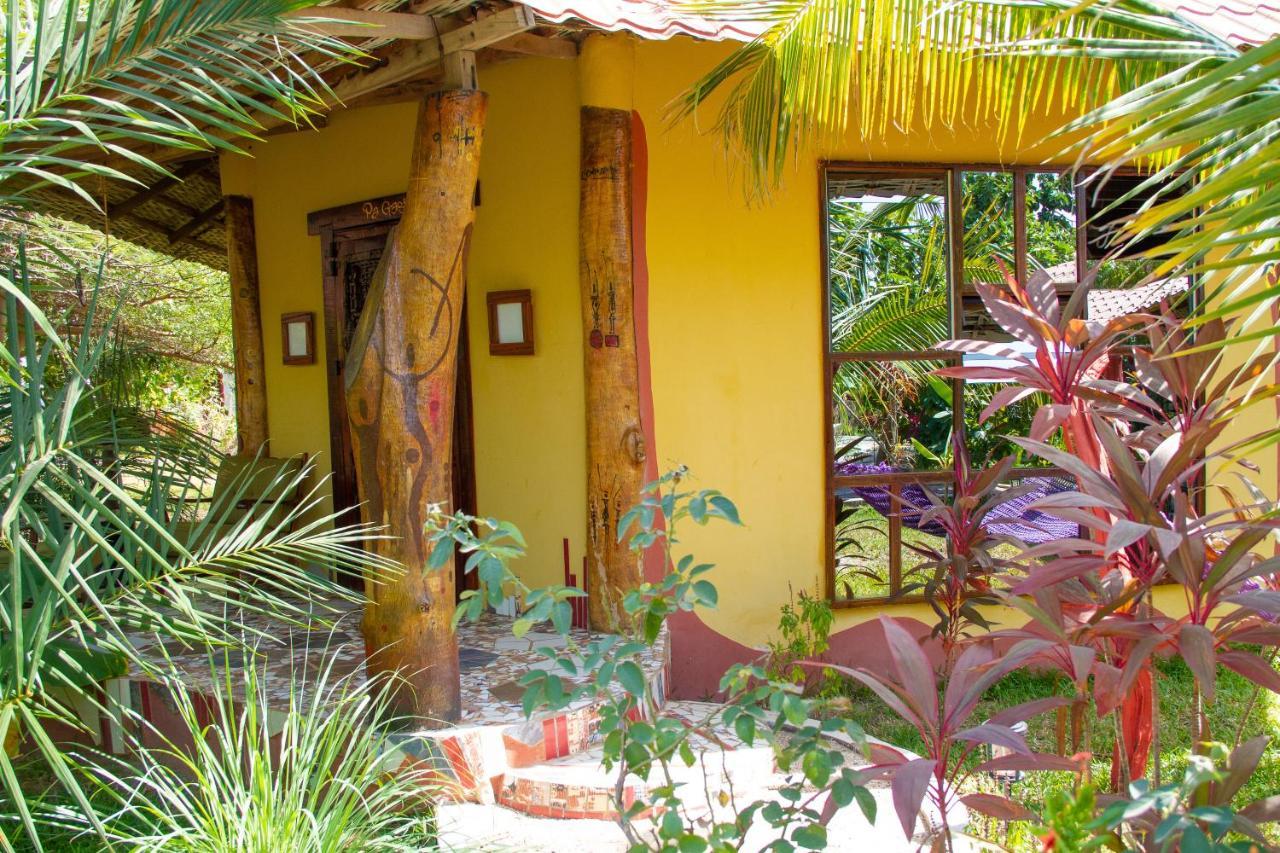 Mama Africa Art Residence & Art Center Gambia Tanji Buitenkant foto