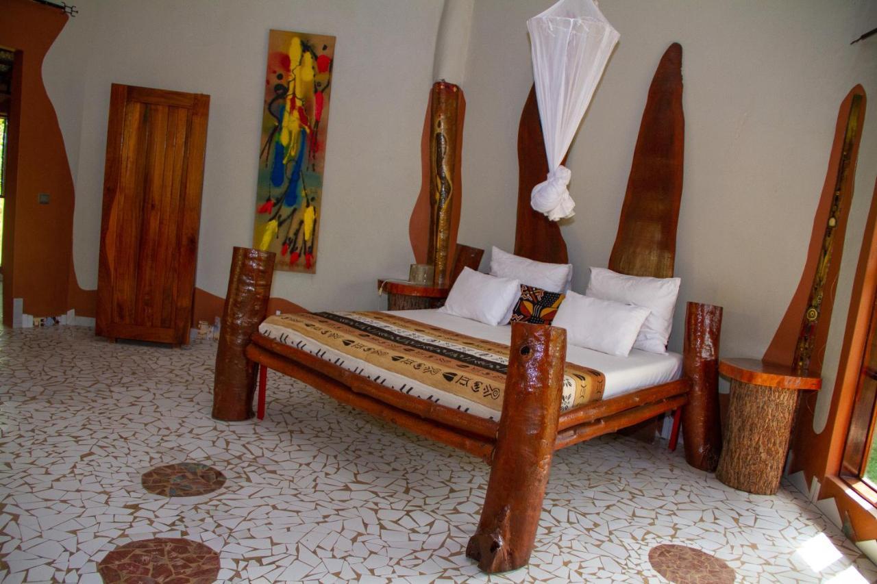 Mama Africa Art Residence & Art Center Gambia Tanji Buitenkant foto