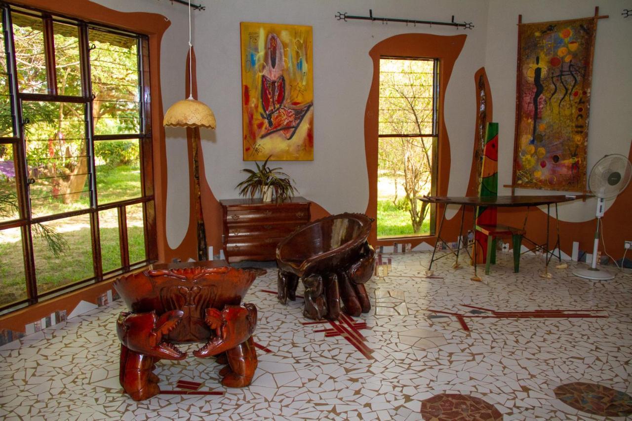 Mama Africa Art Residence & Art Center Gambia Tanji Buitenkant foto