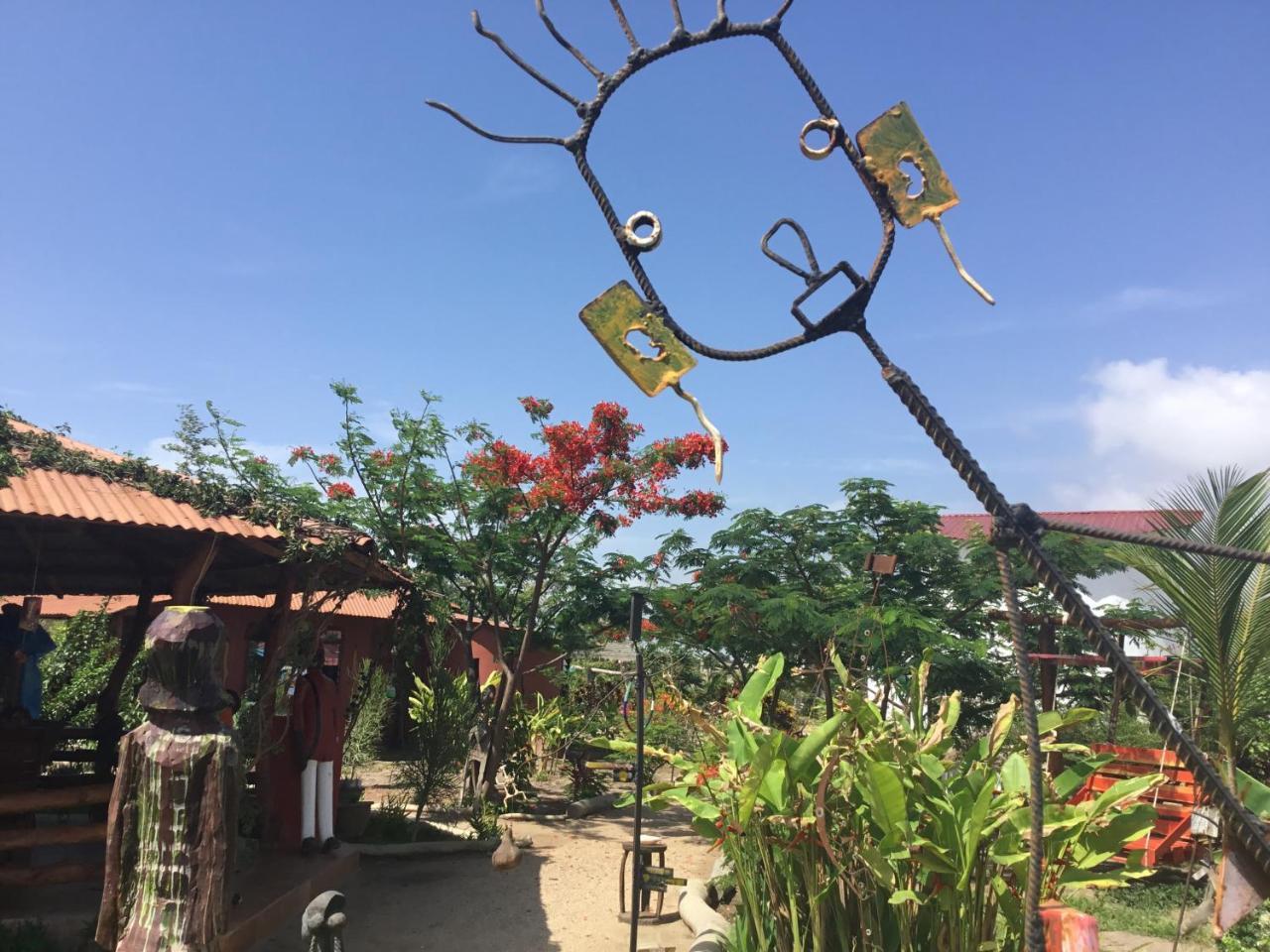 Mama Africa Art Residence & Art Center Gambia Tanji Buitenkant foto